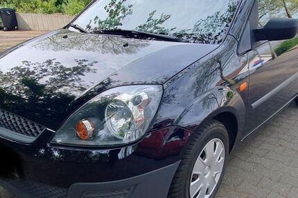 Ford Fiesta 58.000 km 2.500 &euro; Krefeld 47799