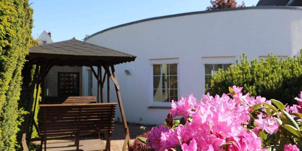 Einfamilienhaus Bad Salzuflen Innenstadt - 3 Zimmer, 135 m&sup2;, 1.390&euro; | Angebot:25539064