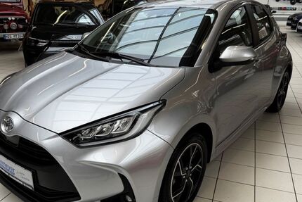 Toyota Yaris 23.120 km 17.890 &euro; Paderborn 33104