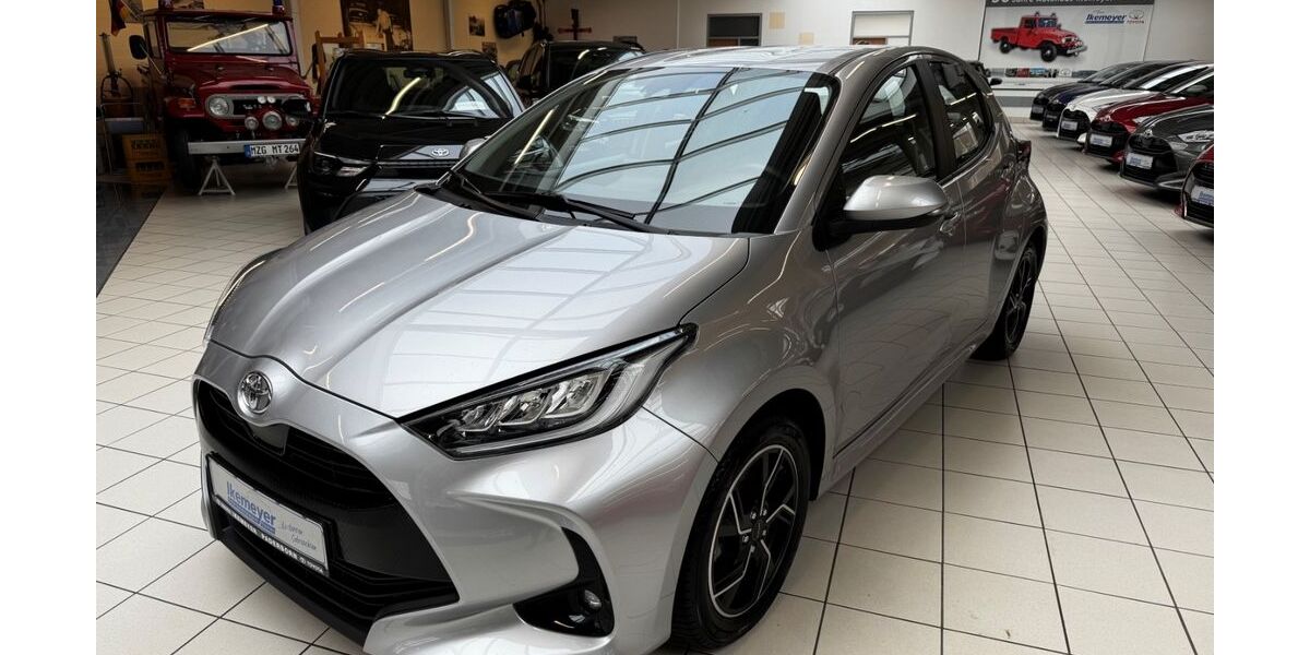 Toyota Yaris 23.120 km 17.890 &euro; Paderborn 33104