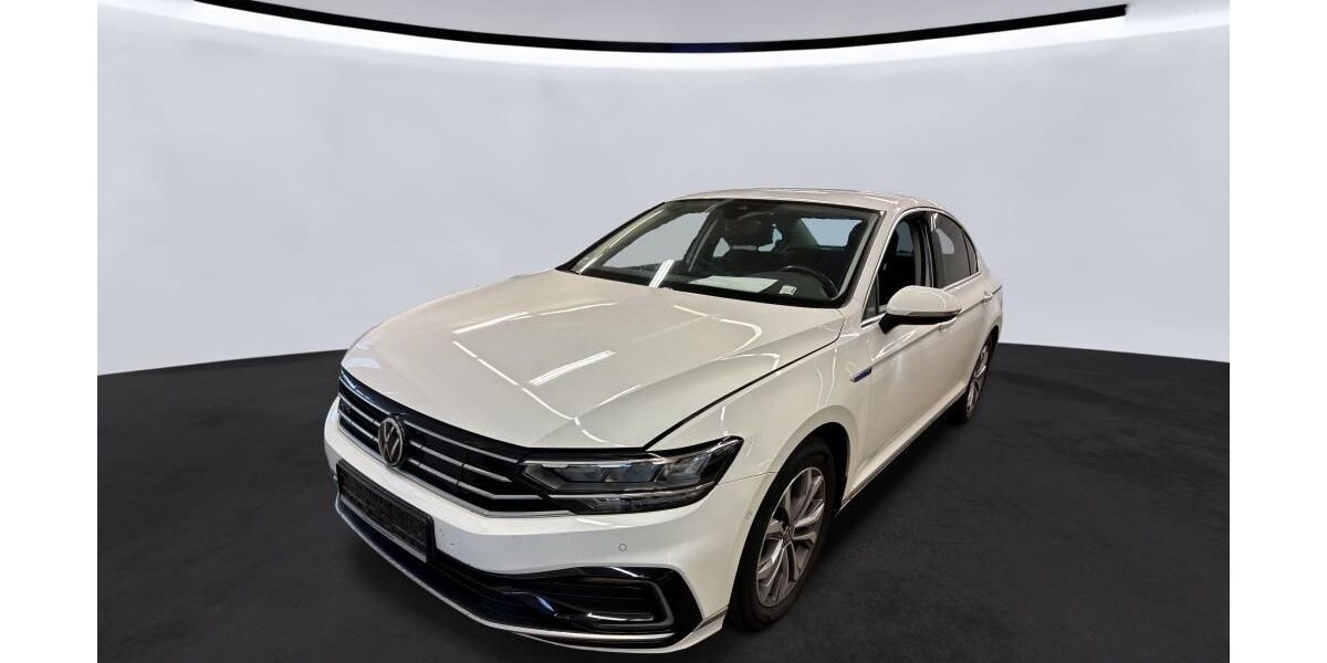 VW Passat 141.467 km 17.990 &euro; Braunschweig 38122