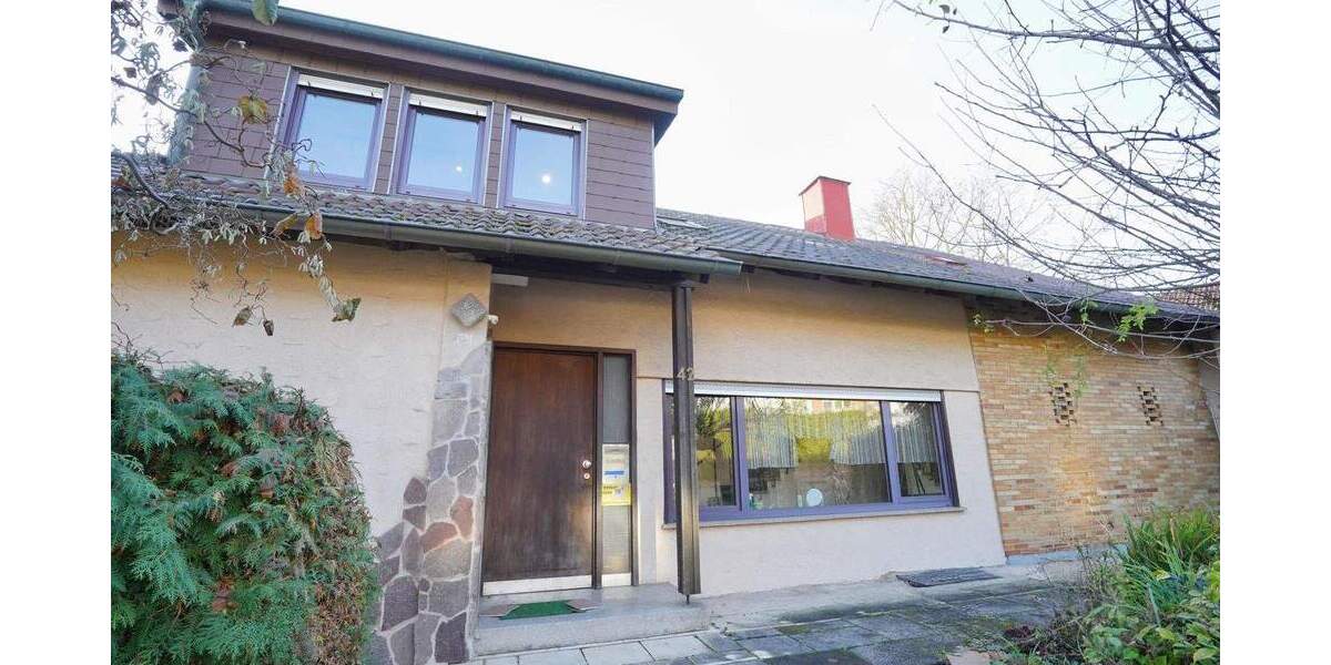 Einfamilienhaus Bretten - 7 Zimmer, 220 m&sup2;, 685.000&euro; | Angebot:24712191