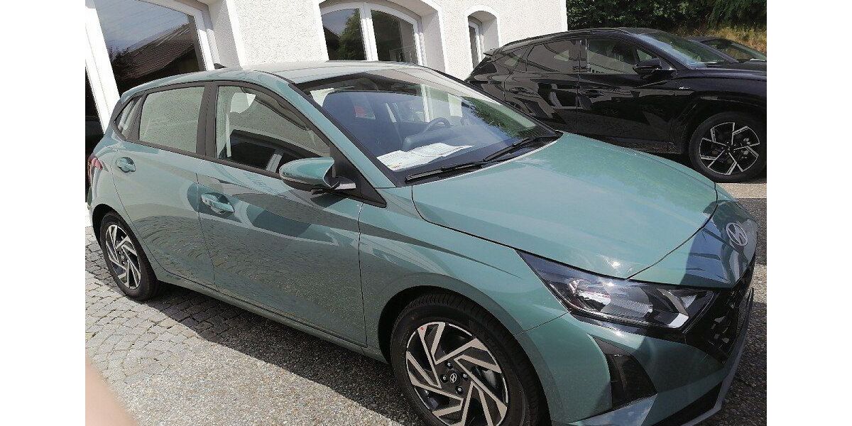 Hyundai i20 4.500 km 18.999 &euro; Traunstein 83278