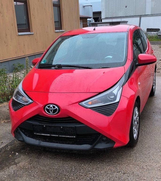Aygo (X)