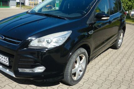 Ford Kuga 214.000 km 7.900 &euro; Essen 45144