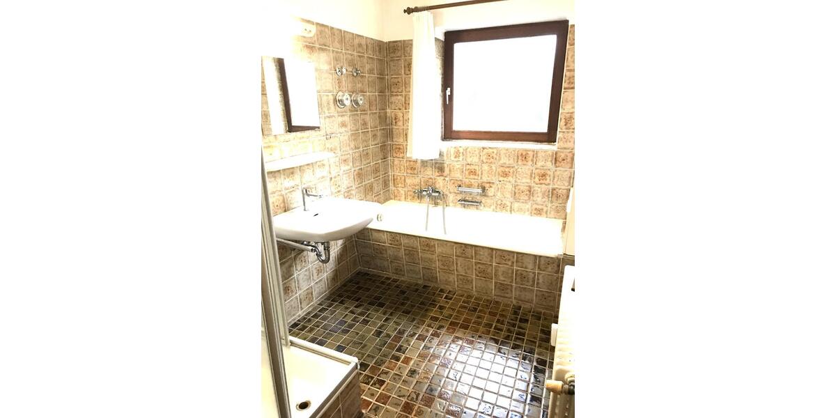 Erdgeschoßwohnung Freiburg im Breisgau Brühl - 3 Zimmer, 83 m&sup2;, 280.000&euro; | Angebot:25353755