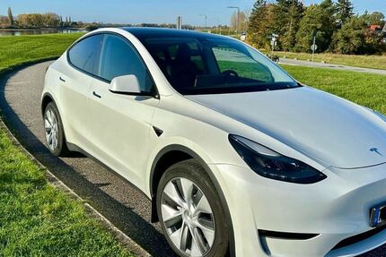 Tesla Model Y 48.500 km 35.500 &euro; Hamburg 21037
