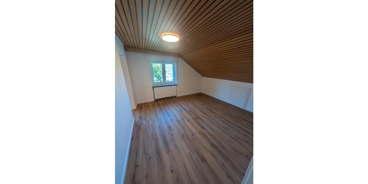 Dachgeschoßwohnung Karlsruhe Wettersbach - 5 Zimmer, 113 m&sup2;, 1.350&euro; | Angebot:26414163