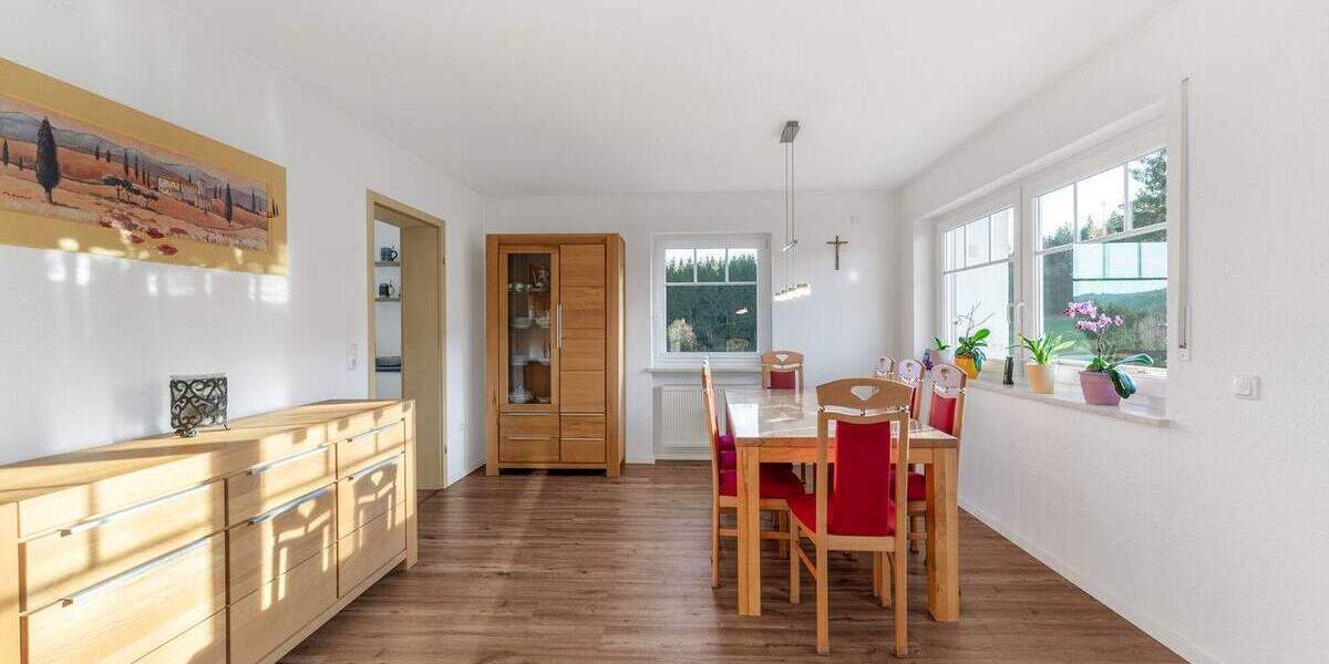 Etagenwohnung Regen - 5 Zimmer, 160 m&sup2;, 269.000&euro; | Angebot:25814942
