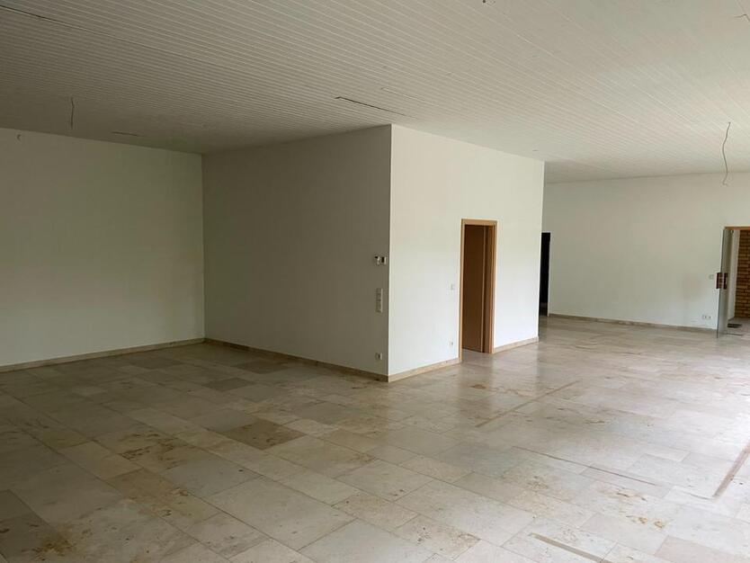 Freistehendes Gebäude– ideal für Besprechungen, Hobby, Lager