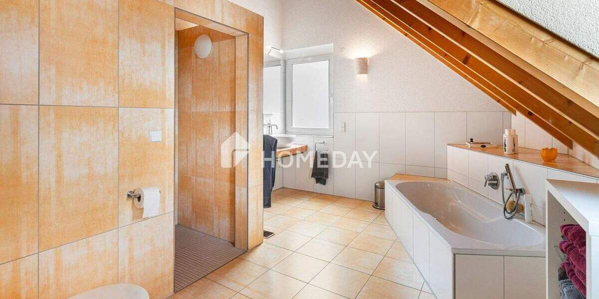 Einfamilienhaus Löffingen - 6 Zimmer, 224 m&sup2;, 695.000&euro; | Angebot:25708371