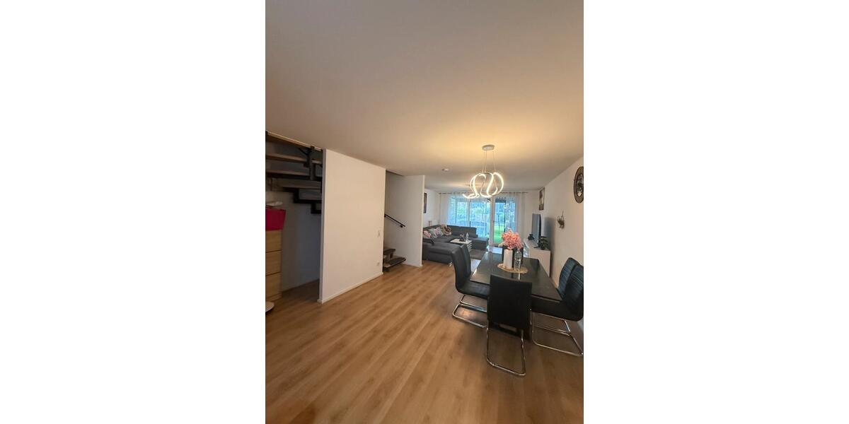 Reihenhaus Crailsheim - 5 Zimmer, 145 m&sup2;, 1.750&euro; | Angebot:26521745