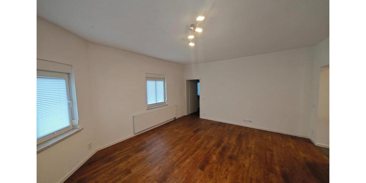 Einfamilienhaus Sonneberg - 10 Zimmer, 245 m&sup2;, 198.000&euro; | Angebot:25348277