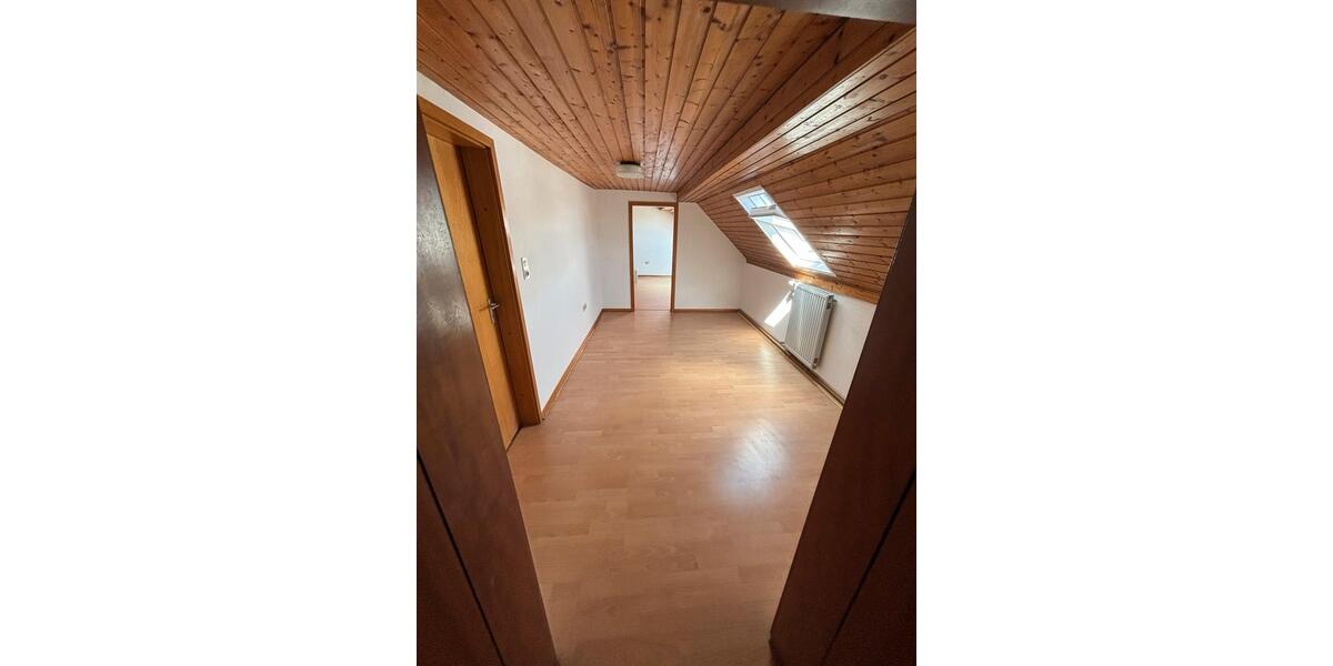 Wohnung Haus zur Miete inklusive Doppelgarage sowie Garten 9 zimmer