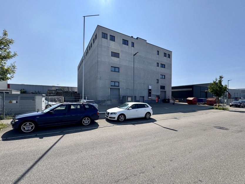 Lagerfläche ab sofort verfügbar - am Industrie- und Logistikstandort