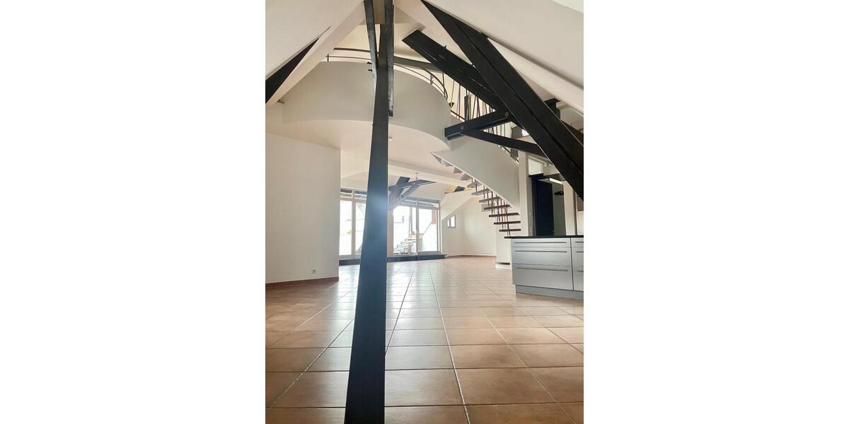 Etagenwohnung Regensburg Kumpfmühl - 4.5 Zimmer, 264 m&sup2;, 3.500&euro; | Angebot:26589423