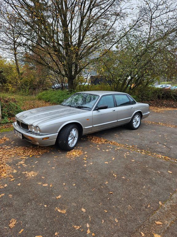 Jaguar XJ8 140.000 km 6.250 € Bad Überkingen 73337