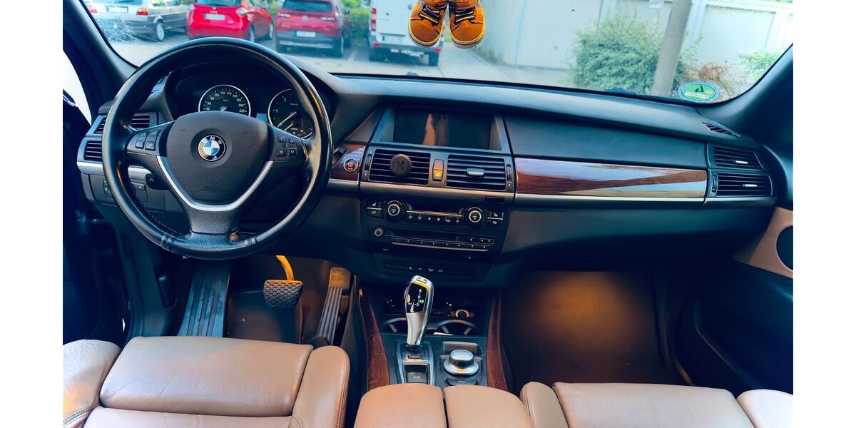 BMW X5 160.000 km 9.799 &euro; Regensburg 93057