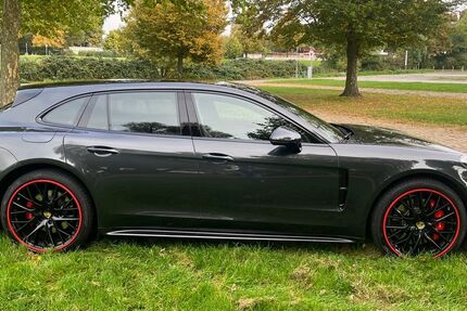 Porsche Panamera 138.000 km 61.900 € Düsseldorf 40547