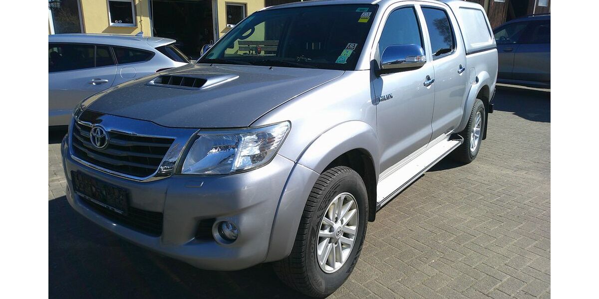 Toyota Hilux 227.000 km 17.999 &euro; Neddemin 17039