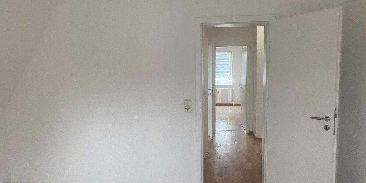 Helle 3-Zimmer-Wohnung in zentraler Lage inkl. Garage - Blumenthal - WG-geeignet 3 zimmer