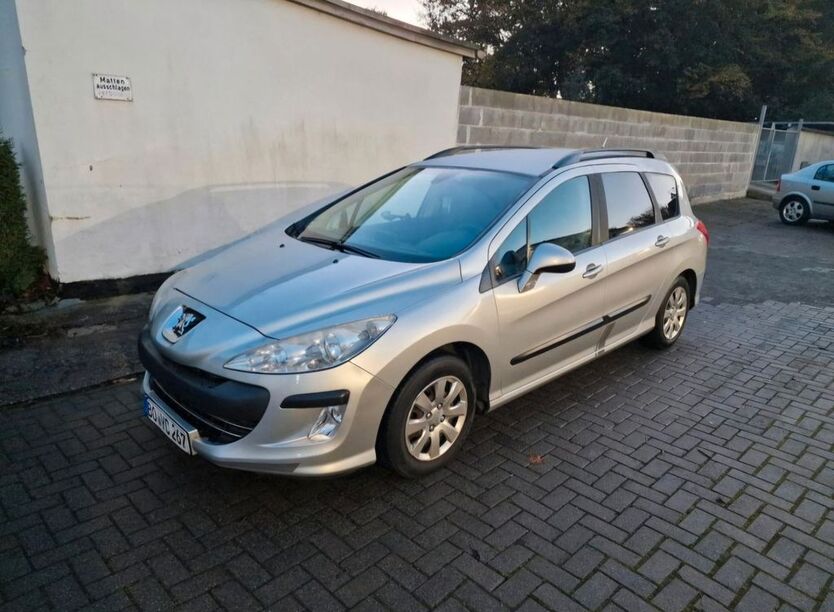 Peugeot 308 294.000 km 1.999 € Bochum 44803