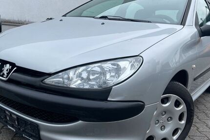 Peugeot 206 197.000 km 990 &euro; Rüsselsheim 65428