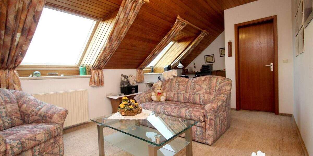 BERK Immobilien - Gepflegtes Einfamilienhaus mit schönem Garten in unverbaubarer Feldrandlage 6 zimmer