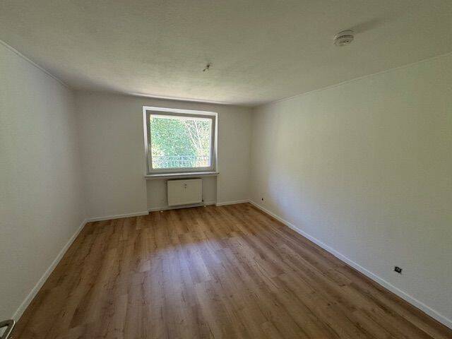 RESERVIERT! Renovierte und gepflegte 3-Zimmer Mietwohnung mit Balkon in Plettenberg