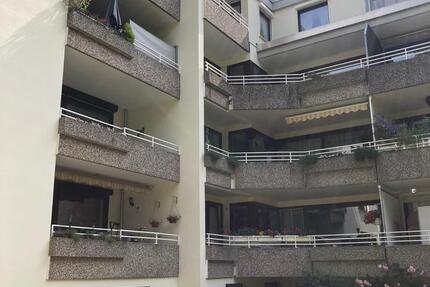 Spacious 5-Room Apartment with Two Balconies, Elevator, and Parki