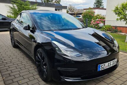 Tesla Model 3 39.800 km 31.490 &euro; Salzgitter 38239