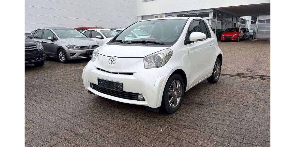 Toyota iQ 32.084 km 9.795 &euro; Stuttgart 70597
