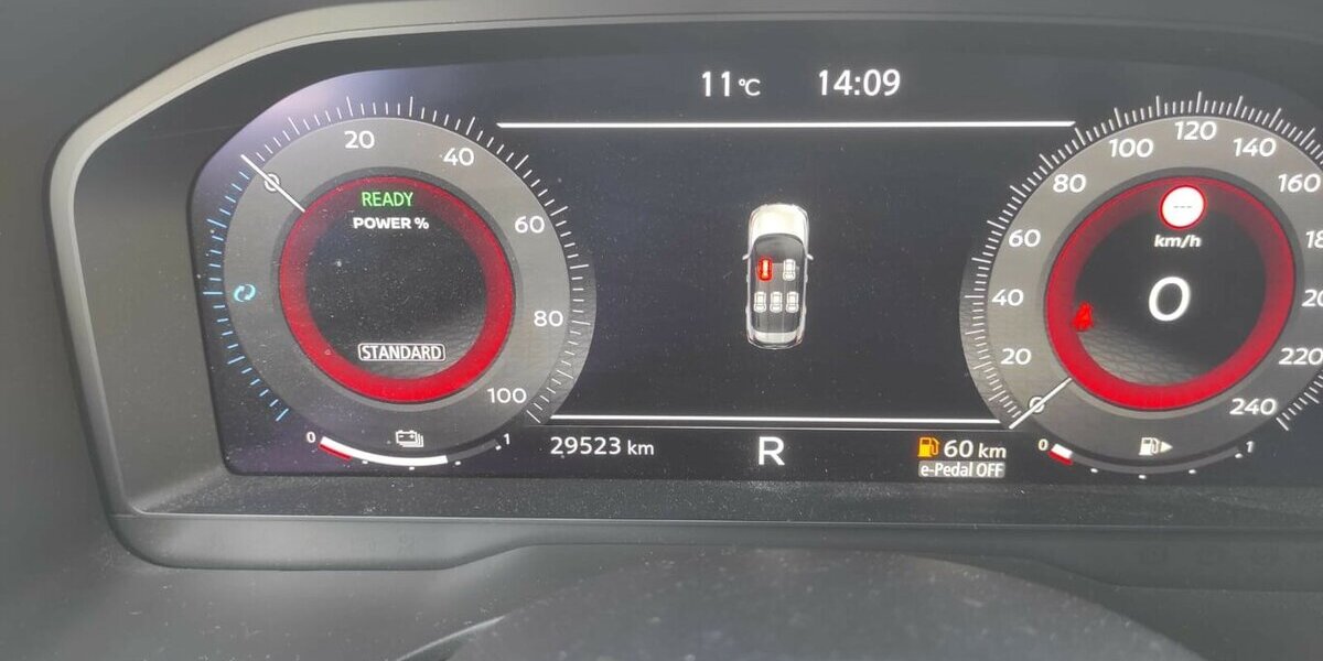 Nissan X-Trail e-Power e-4orce Tekna 4x4 35.698 km 37.190 &euro; Höchstenbach 57629