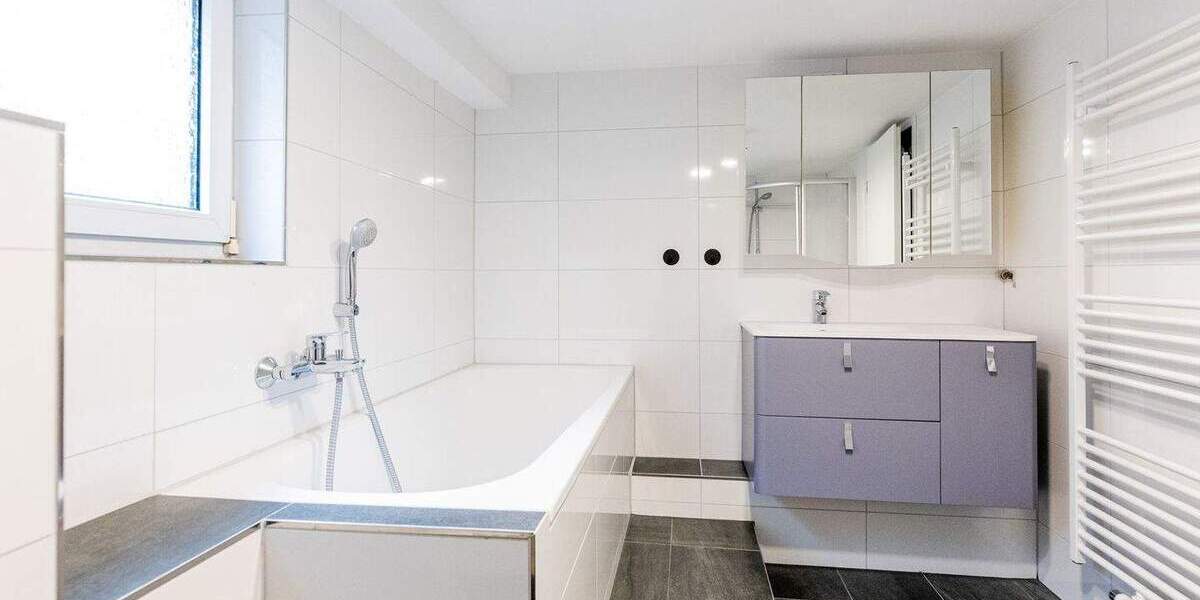 Mehrfamilienhaus, Wohnhaus Bischofsheim - 8 Zimmer, 229 m&sup2;, 695.000&euro; | Angebot:25768288