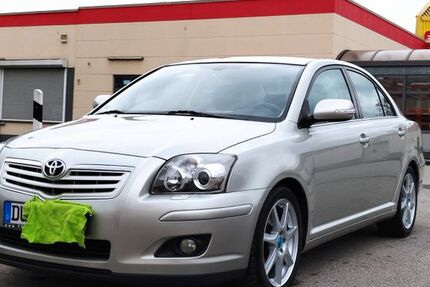 Toyota Avensis 209.000 km 4.880 &euro; Duisburg 47226