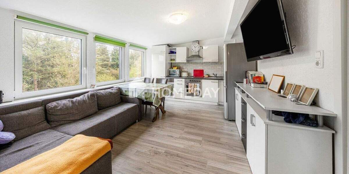 Modernisiertes Einfamilienhaus mit flexibler Aufteilung, viel Platz und großem Garten 7 zimmer