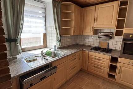 Haus Unkenbach - 7 Zimmer, 138 m&sup2;, 830&euro; | Angebot:27335270