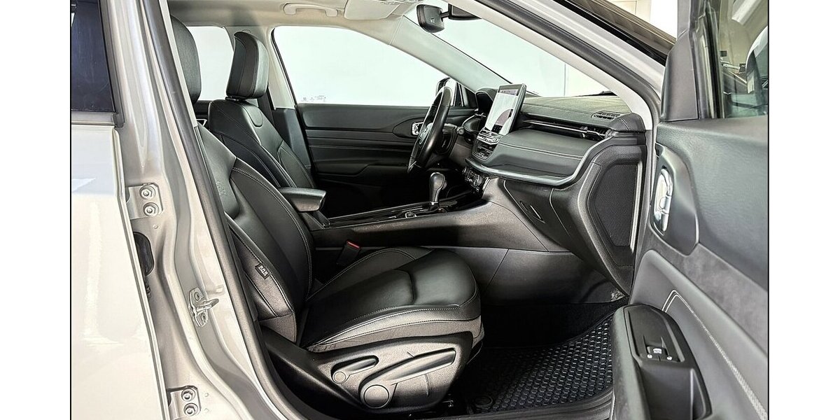 Jeep Compass S Plug-In 4WD ACC Keyless Pano Assist 53.000 km 24.390 &euro; Stade 21682