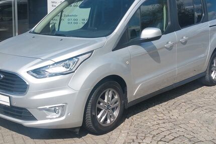 Ford Grand Tourneo 50.000 km 22.990 &euro; Überlingen 88662