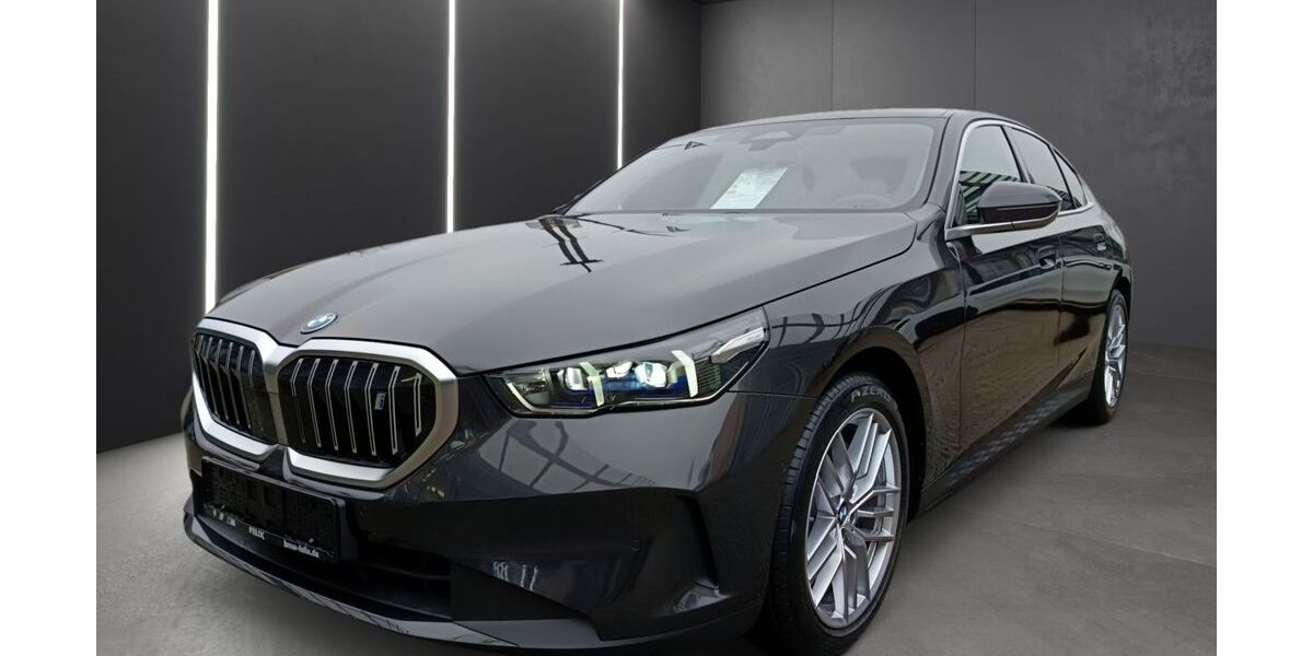 BMW i5 4.987 km 55.390 &euro; Bottrop 46236