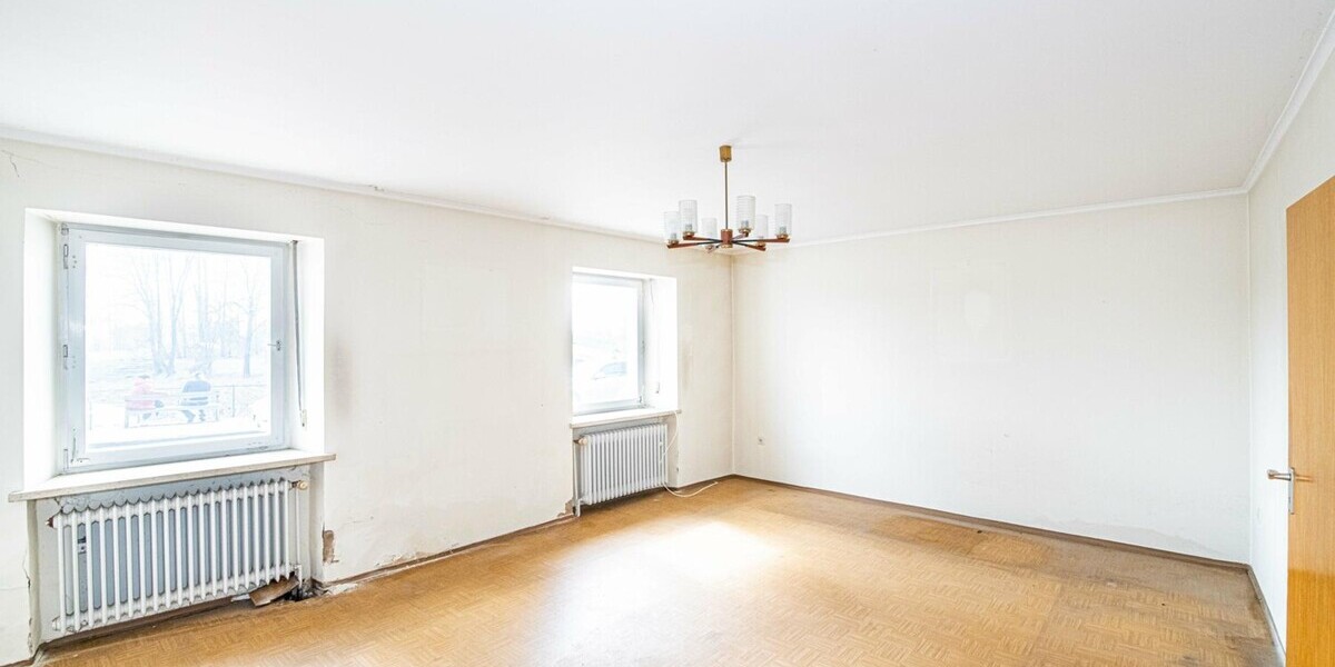 Großzügiges Zweifamilienhaus mit verborgenem Garten in der Innenstadt von Cham - Mehrfamilienhaus, Wohnhaus Cham | Angebot:26298154