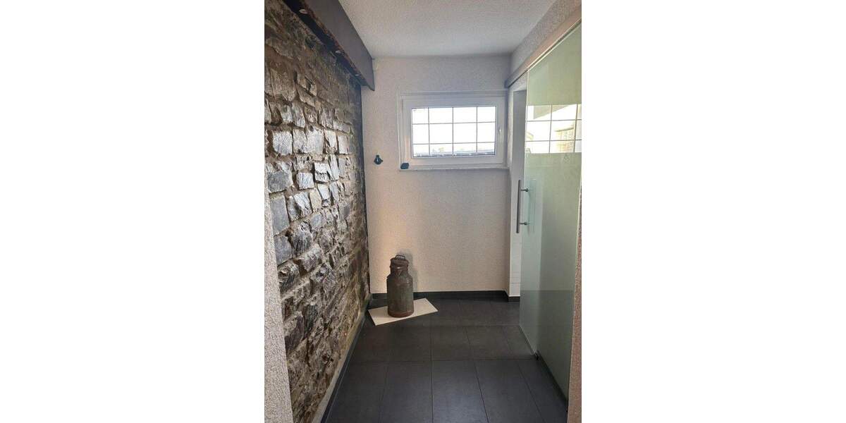 Bauernhof mit angrenzenden Grünflächen inkl Bachlauf 1 zimmer