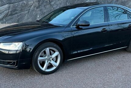 Audi A8 200.750 km 21.100 &euro; Dinslaken 46537