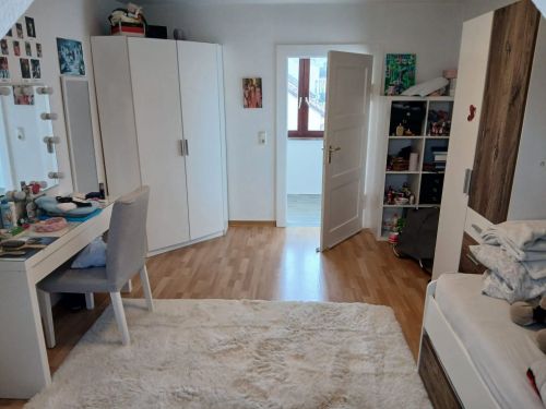Hochwertige 4-Zimmer-Mietwohnung im Zentrum von 97421 Schweinfurt - Dachgeschoßwohnung Schweinfurt Schweinfurt | Angebot:26750511