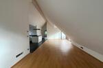Lichtdurchflutete herrliche 3 Zimmer Dachgeschoßwohnung Inmitten von Waldtrudering