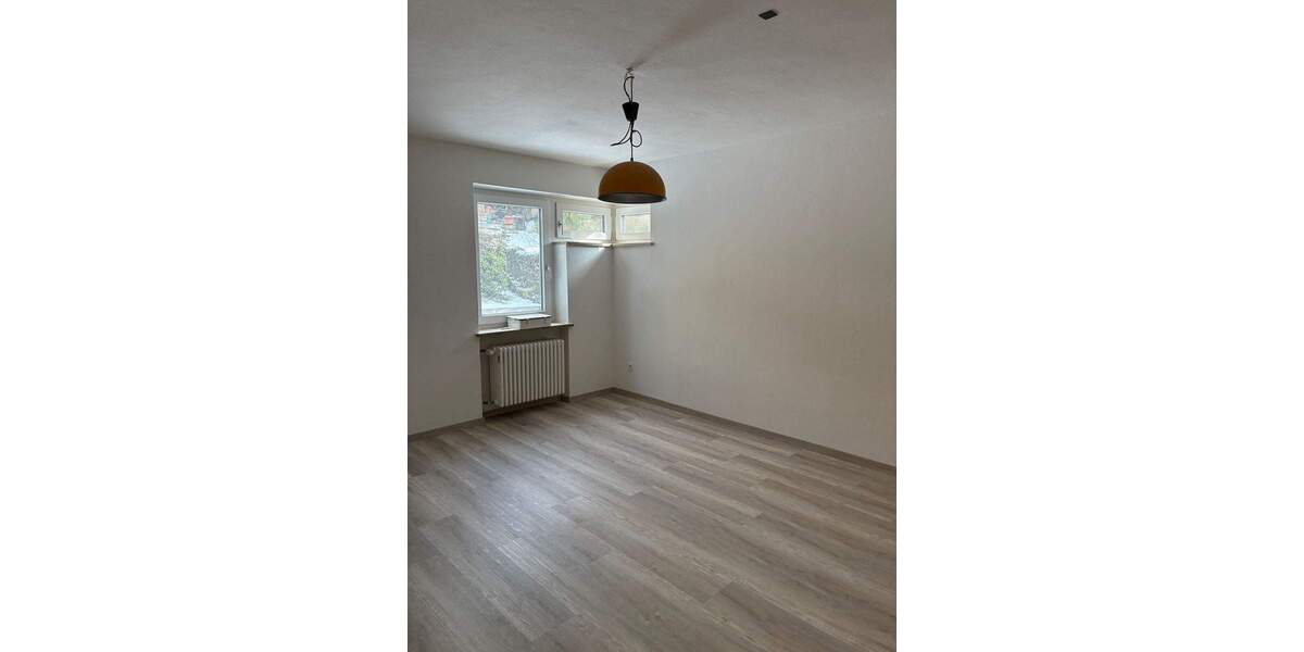 Doppelhaushälfte Landshut Achdorf - 5 Zimmer, 165 m&sup2;, 1.950&euro; | Angebot:24726336