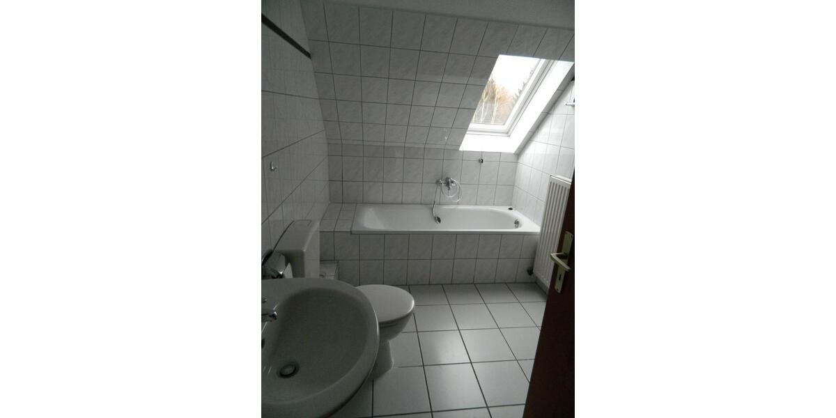 Dachgeschoßwohnung Crivitz - 3 Zimmer, 73 m&sup2;, 475&euro; | Angebot:26262874
