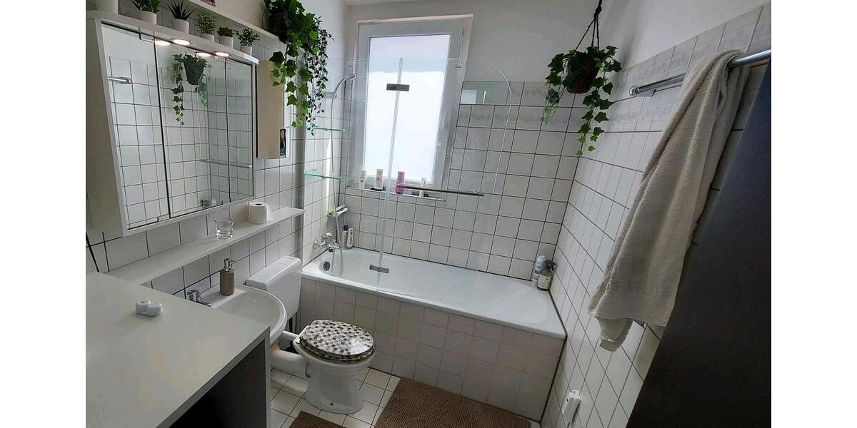 Dachgeschoßwohnung Mönchengladbach Ost - 2 Zimmer, 58 m&sup2;, 150.000&euro; | Angebot:25794377