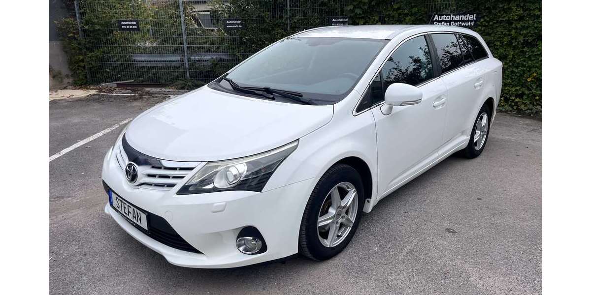 Toyota Avensis 161.500 km 8.400 &euro; Neuss 41472