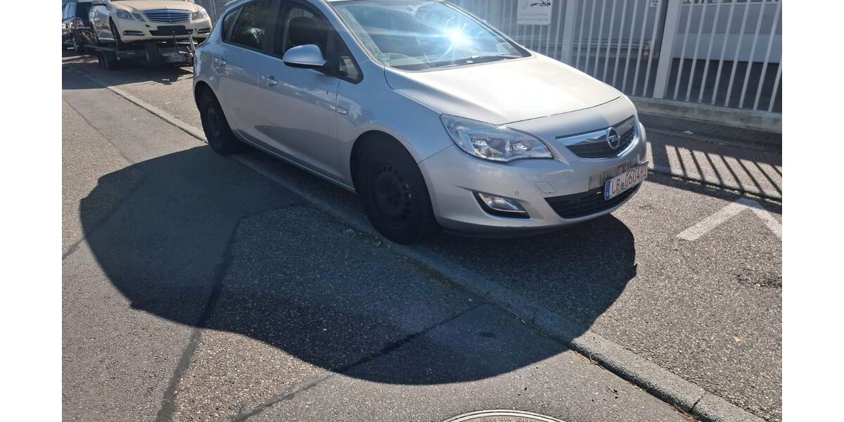Opel Astra 75.000 km 3.890 &euro; Baden-Württemberg - Sachsenheim 74343
